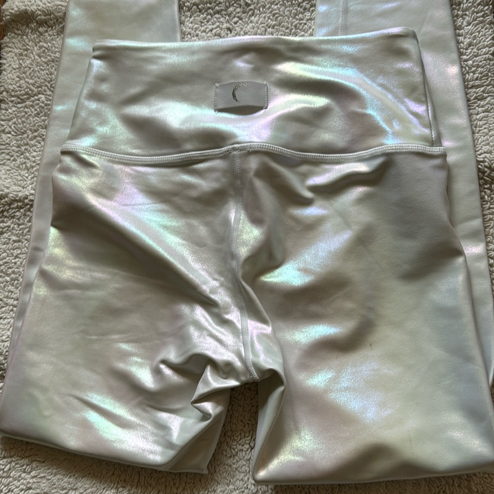 Zyia iridescent leggings